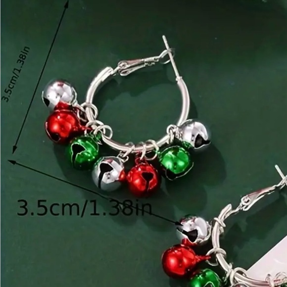 Earrings, NWT, Goldtone Christmas Ornament Bell Earrings, Lightweight, Cute - Picture 4 of 7